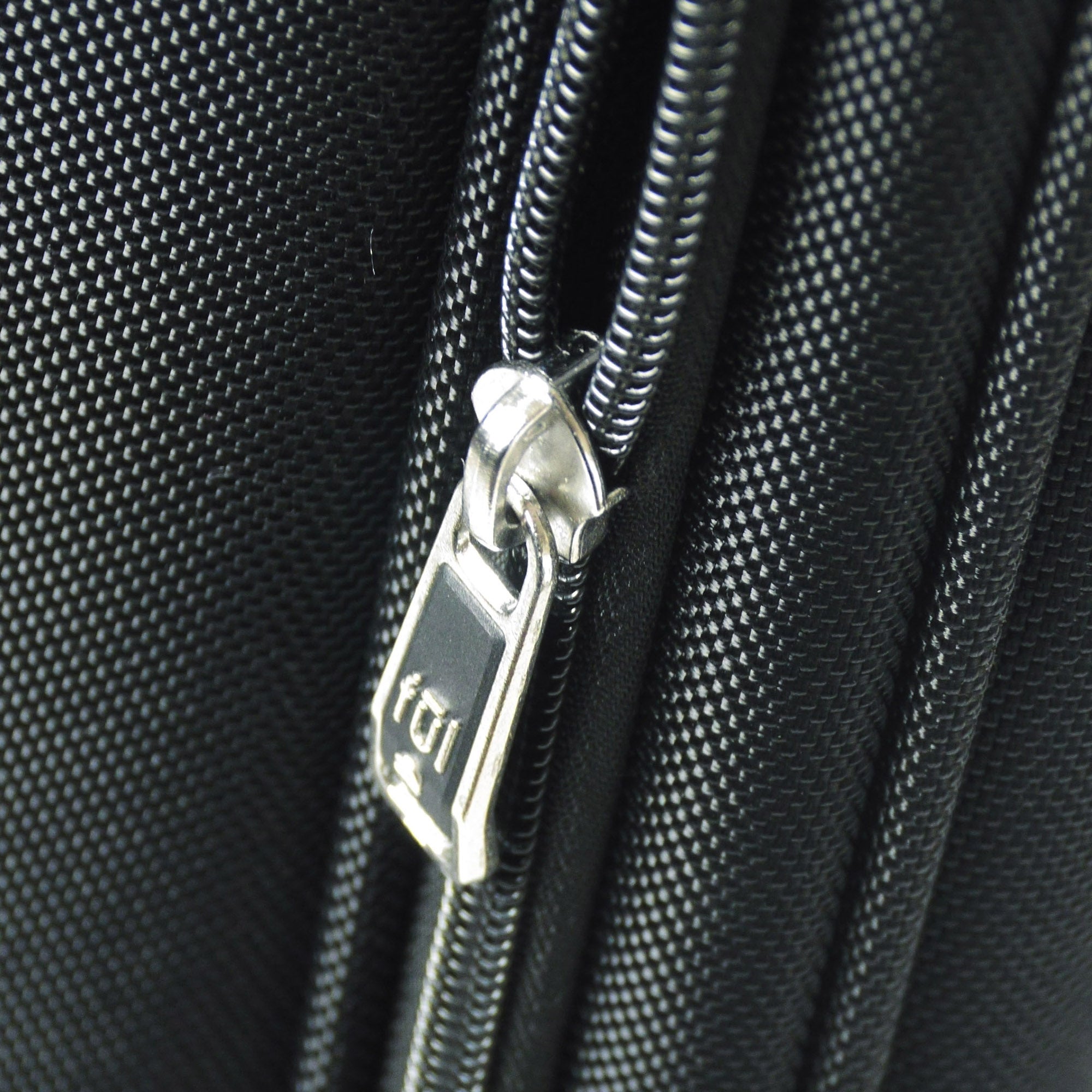 Classic Heritage Soft-Sided 22" FŪL Luggage Spinner