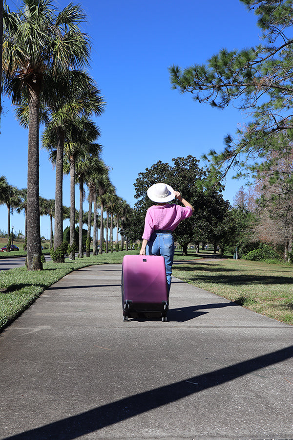 Pink Ful Impulse Ombre 30-inch check-in hard-sided spinner suitcase rolling luggage